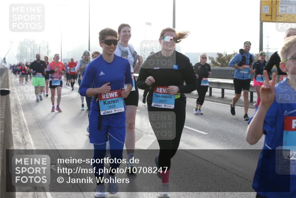 03.10.2026 - Köhlbrandbrückenlauf Jannik Wohlers http://msf.ph/oto/10708247 03.10.2026 09:27:59 Position 3 3656, 3657 meine-sportfotos.de