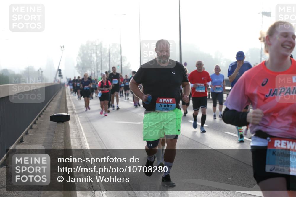 03.10.2026 - Köhlbrandbrückenlauf Jannik Wohlers http://msf.ph/oto/10708280 03.10.2026 09:28:03 Position 3 2086, 3592 meine-sportfotos.de