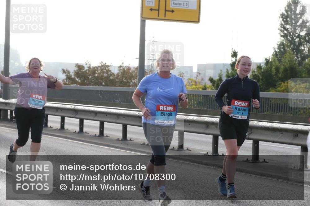03.10.2026 - Köhlbrandbrückenlauf Jannik Wohlers http://msf.ph/oto/10708300 03.10.2026 09:28:11 Position 3 1687, 1215, 1213 meine-sportfotos.de