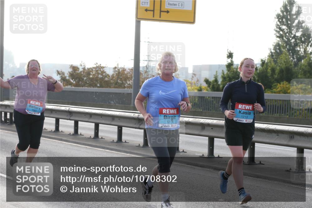 03.10.2026 - Köhlbrandbrückenlauf Jannik Wohlers http://msf.ph/oto/10708302 03.10.2026 09:28:11 Position 3 1687, 1215, 1213 meine-sportfotos.de