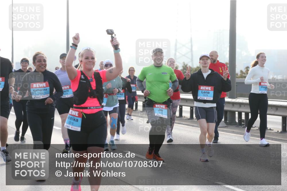 03.10.2026 - Köhlbrandbrückenlauf Jannik Wohlers http://msf.ph/oto/10708307 03.10.2026 09:28:12 Position 3 3564, 1578, 3279, 533, 1239, 1579, 3, 152 meine-sportfotos.de