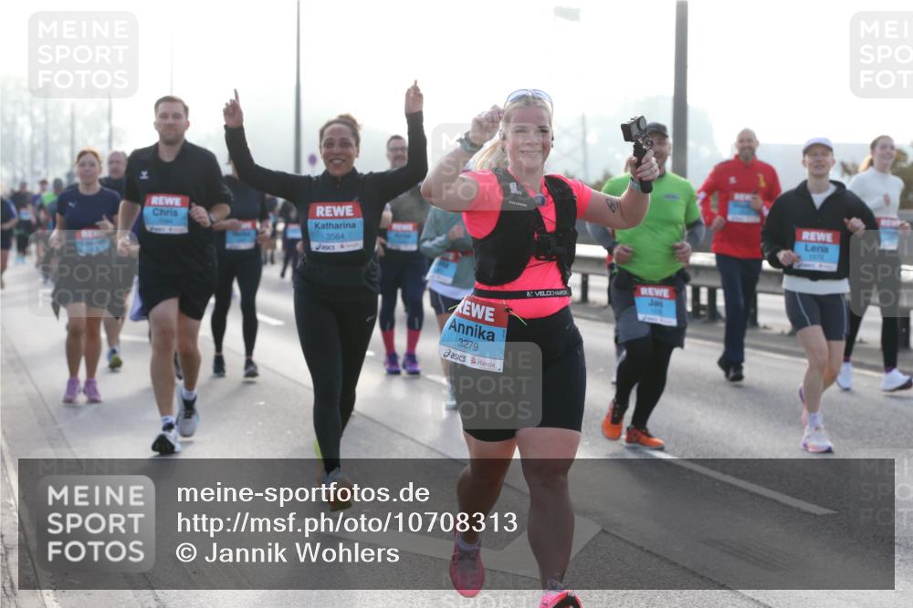 03.10.2026 - Köhlbrandbrückenlauf Jannik Wohlers http://msf.ph/oto/10708313 03.10.2026 09:28:13 Position 3 3564, 3279 meine-sportfotos.de