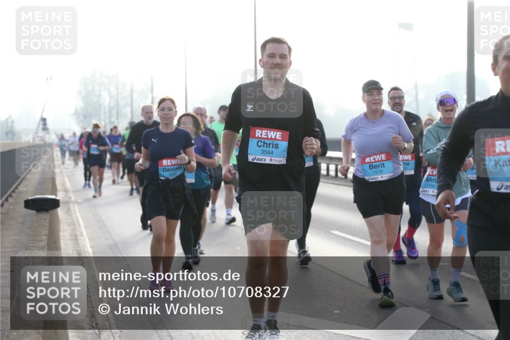 03.10.2026 - Köhlbrandbrückenlauf Jannik Wohlers http://msf.ph/oto/10708327 03.10.2026 09:28:16 Position 3 307, 3594, 1578, 1580 meine-sportfotos.de