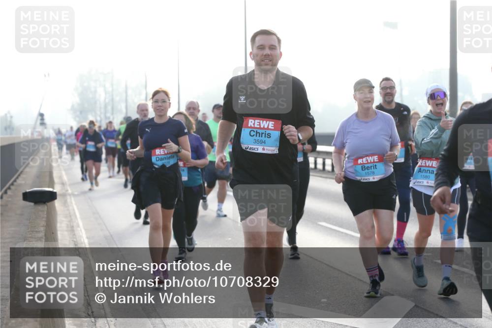 03.10.2026 - Köhlbrandbrückenlauf Jannik Wohlers http://msf.ph/oto/10708329 03.10.2026 09:28:16 Position 3 2078, 3594, 1578, 1580 meine-sportfotos.de