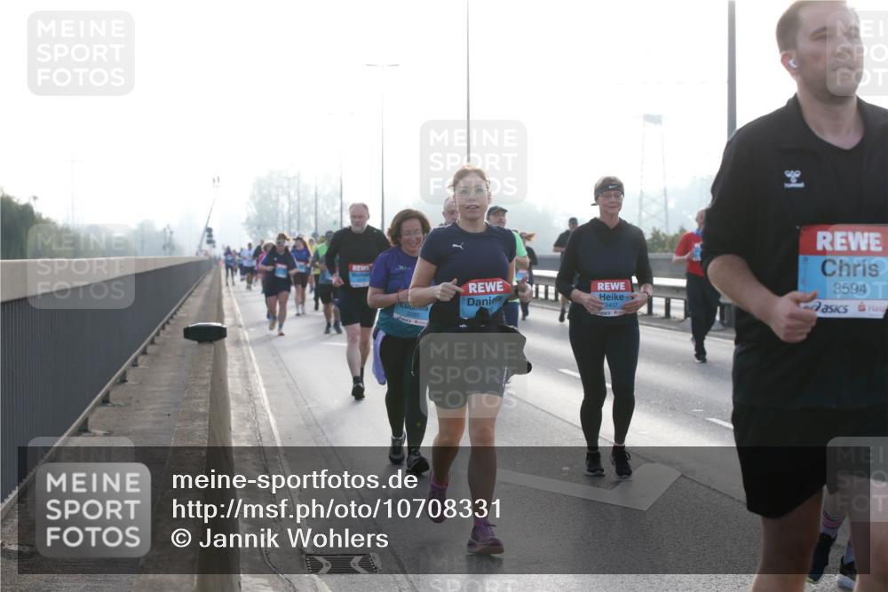 03.10.2026 - Köhlbrandbrückenlauf Jannik Wohlers http://msf.ph/oto/10708331 03.10.2026 09:28:18 Position 3 3285, 3407, 3594 meine-sportfotos.de