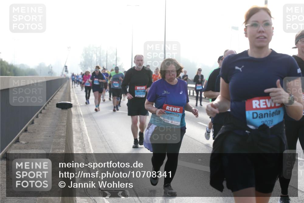 03.10.2026 - Köhlbrandbrückenlauf Jannik Wohlers http://msf.ph/oto/10708341 03.10.2026 09:28:19 Position 3 3478, 3285, 3078 meine-sportfotos.de
