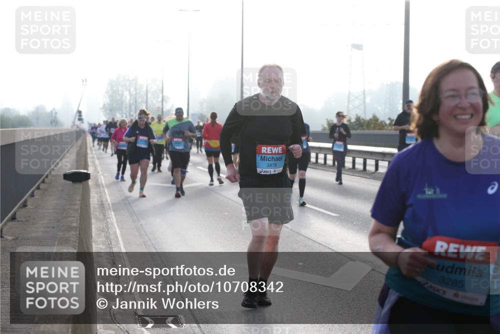 03.10.2026 - Köhlbrandbrückenlauf Jannik Wohlers http://msf.ph/oto/10708342 03.10.2026 09:28:21 Position 3 3478, 3285 meine-sportfotos.de