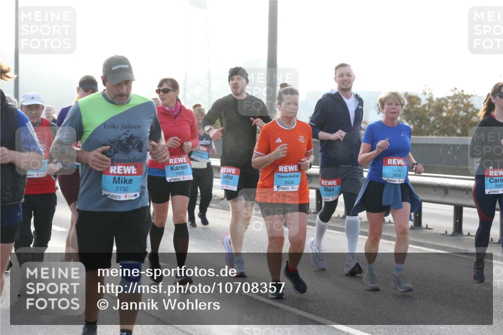 03.10.2026 - Köhlbrandbrückenlauf Jannik Wohlers http://msf.ph/oto/10708357 03.10.2026 09:28:27 Position 3 2792, 1993, 3834, 1172, 3534, 1171, 3583 meine-sportfotos.de