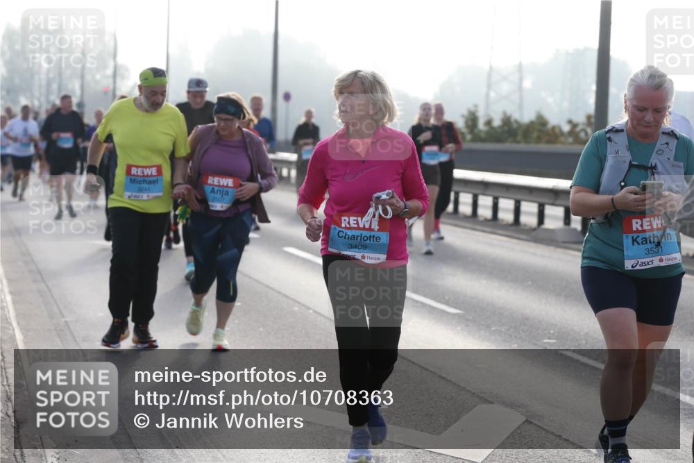 03.10.2026 - Köhlbrandbrückenlauf Jannik Wohlers http://msf.ph/oto/10708363 03.10.2026 09:28:30 Position 3 3244, 3507, 3409, 3531 meine-sportfotos.de