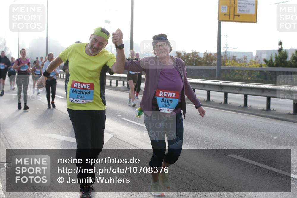 03.10.2026 - Köhlbrandbrückenlauf Jannik Wohlers http://msf.ph/oto/10708376 03.10.2026 09:28:34 Position 3 26, 3244, 3507 meine-sportfotos.de