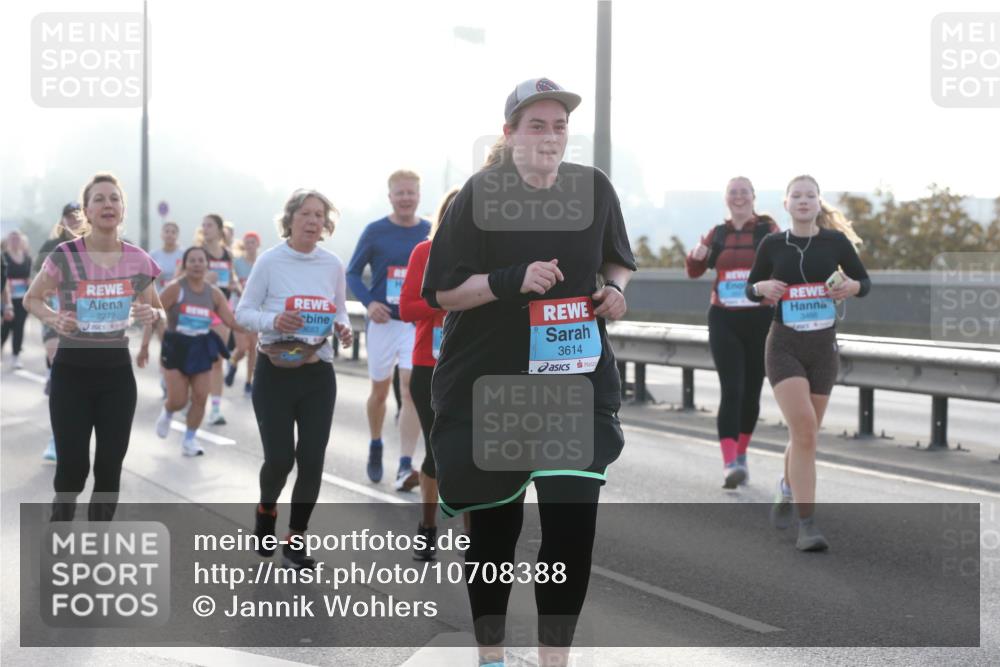 03.10.2026 - Köhlbrandbrückenlauf Jannik Wohlers http://msf.ph/oto/10708388 03.10.2026 09:28:36 Position 3 2272, 3683, 3614, 3466 meine-sportfotos.de