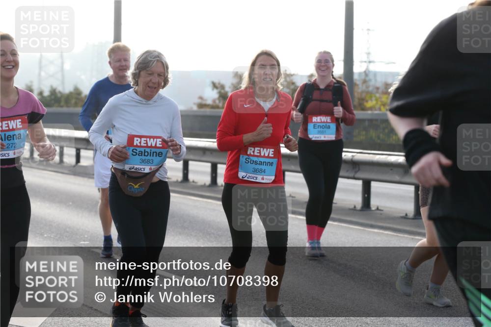 03.10.2026 - Köhlbrandbrückenlauf Jannik Wohlers http://msf.ph/oto/10708398 03.10.2026 09:28:38 Position 3 272, 3683, 3684, 3551 meine-sportfotos.de