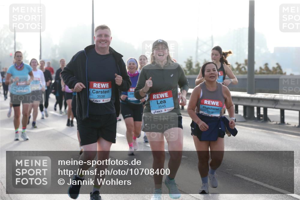 03.10.2026 - Köhlbrandbrückenlauf Jannik Wohlers http://msf.ph/oto/10708400 03.10.2026 09:28:40 Position 3 3538, 3545, 3316 meine-sportfotos.de