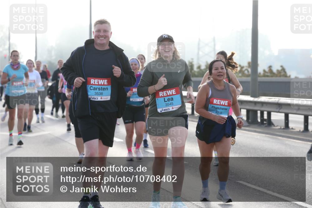 03.10.2026 - Köhlbrandbrückenlauf Jannik Wohlers http://msf.ph/oto/10708402 03.10.2026 09:28:40 Position 3 3538, 3545, 3316 meine-sportfotos.de