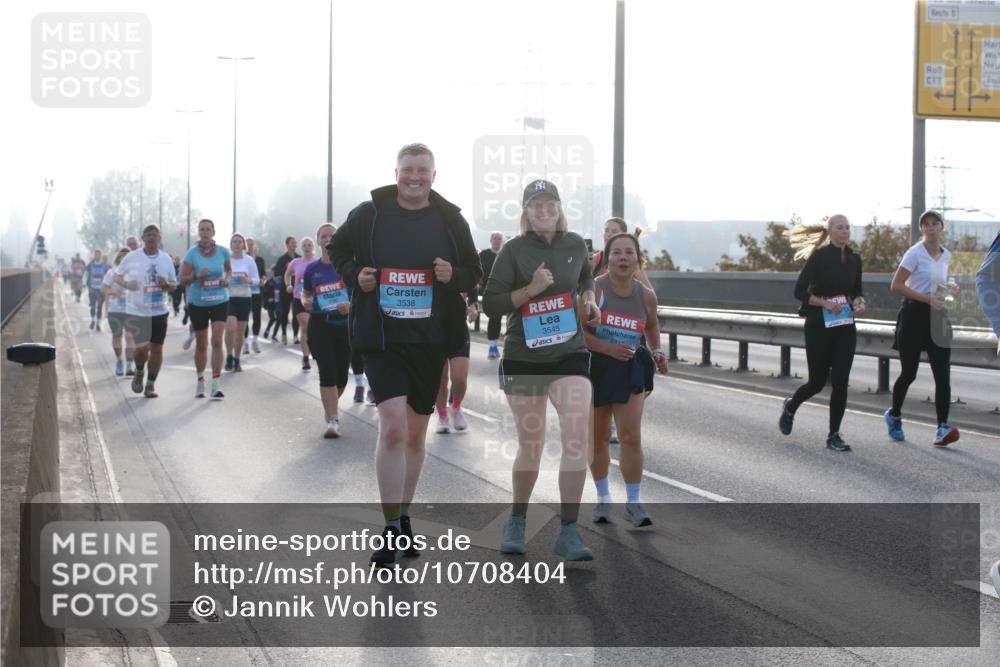 03.10.2026 - Köhlbrandbrückenlauf Jannik Wohlers http://msf.ph/oto/10708404 03.10.2026 09:28:40 Position 3 3538, 3545 meine-sportfotos.de