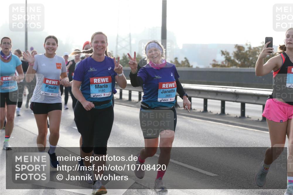 03.10.2026 - Köhlbrandbrückenlauf Jannik Wohlers http://msf.ph/oto/10708420 03.10.2026 09:28:43 Position 3 52, 3354, 2003, 3590, 26, 3681 meine-sportfotos.de