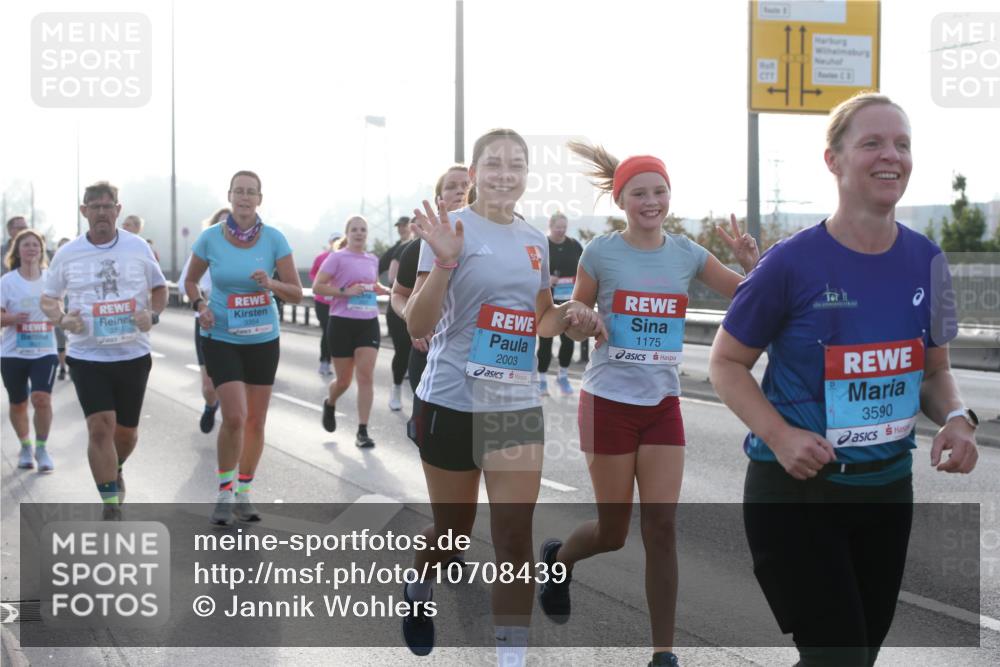 03.10.2026 - Köhlbrandbrückenlauf Jannik Wohlers http://msf.ph/oto/10708439 03.10.2026 09:28:45 Position 3 3355, 2003, 1175, 3590 meine-sportfotos.de