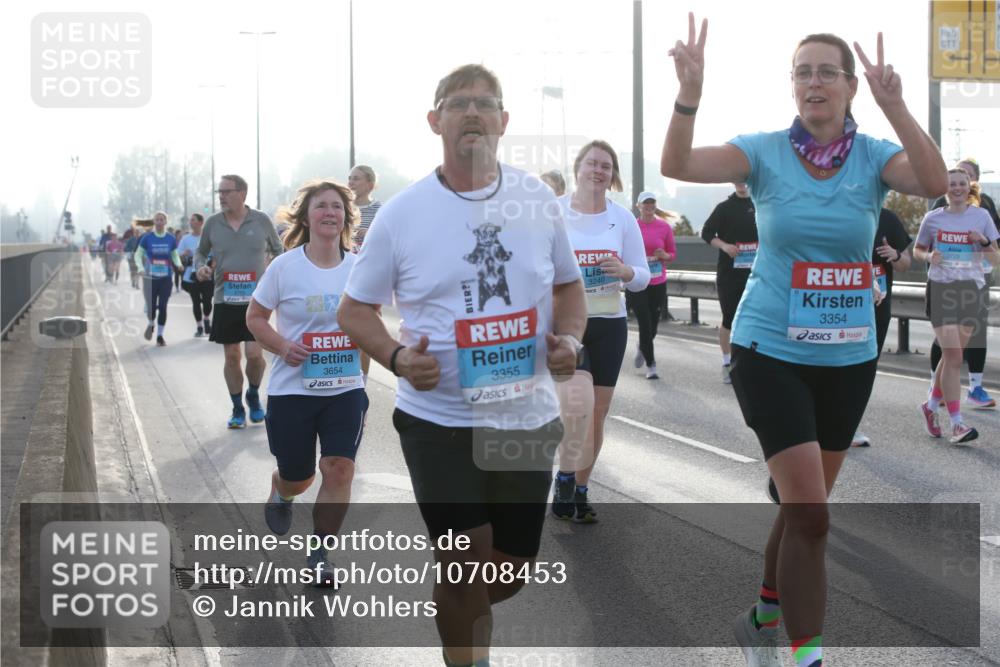 03.10.2026 - Köhlbrandbrückenlauf Jannik Wohlers http://msf.ph/oto/10708453 03.10.2026 09:28:48 Position 3 3654, 3355, 3240, 3354, 3729 meine-sportfotos.de