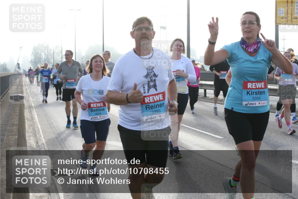 03.10.2026 - Köhlbrandbrückenlauf Jannik Wohlers http://msf.ph/oto/10708455 03.10.2026 09:28:48 Position 3 3654, 3355, 240, 3354, 3729 meine-sportfotos.de