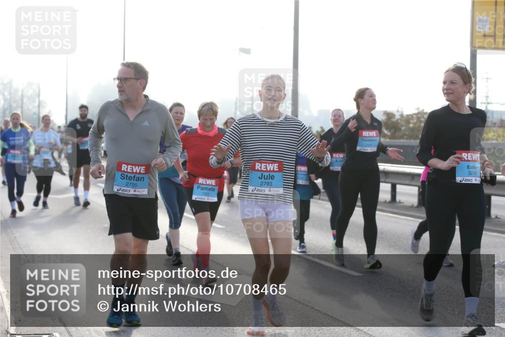 03.10.2026 - Köhlbrandbrückenlauf Jannik Wohlers http://msf.ph/oto/10708465 03.10.2026 09:28:50 Position 3 2793, 2795, 1501, 36, 3748 meine-sportfotos.de