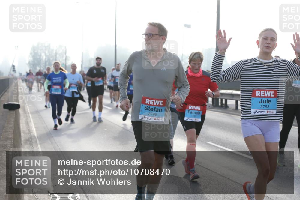 03.10.2026 - Köhlbrandbrückenlauf Jannik Wohlers http://msf.ph/oto/10708470 03.10.2026 09:28:51 Position 3 2793, 1501, 2795 meine-sportfotos.de