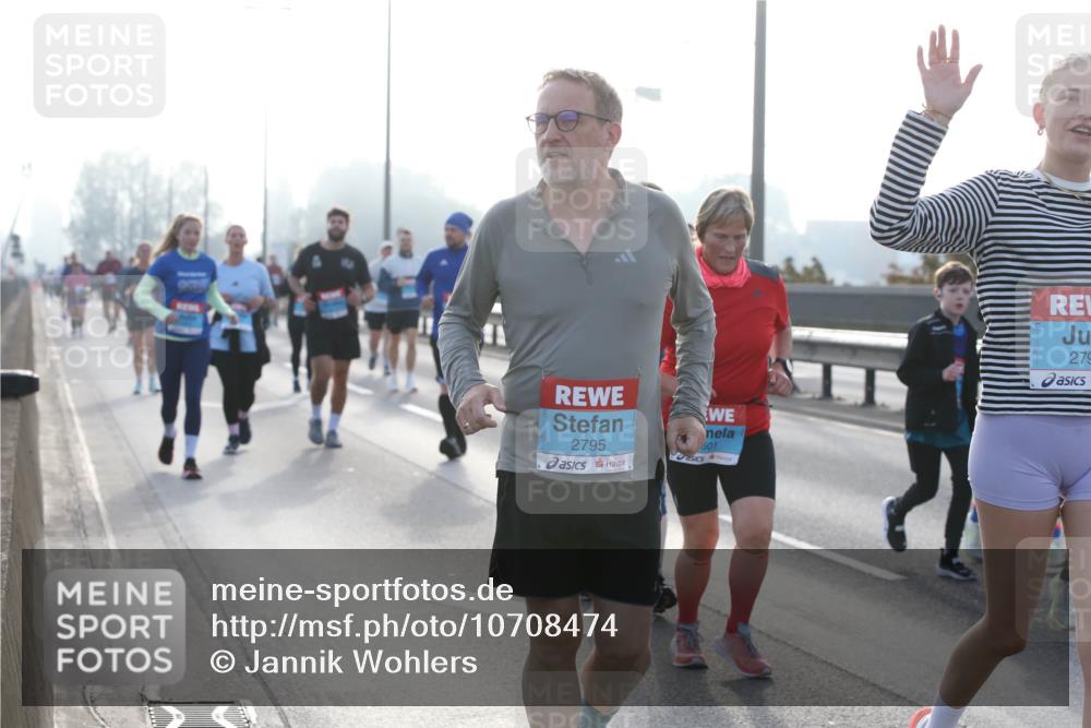 03.10.2026 - Köhlbrandbrückenlauf Jannik Wohlers http://msf.ph/oto/10708474 03.10.2026 09:28:51 Position 3 2795, 279, 501 meine-sportfotos.de