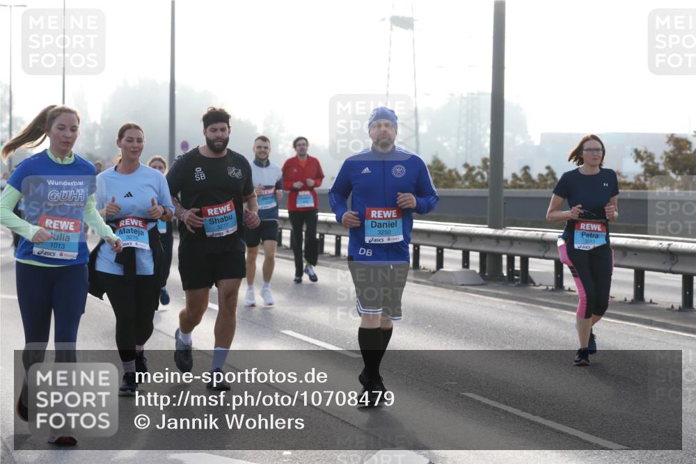 03.10.2026 - Köhlbrandbrückenlauf Jannik Wohlers http://msf.ph/oto/10708479 03.10.2026 09:28:54 Position 3 1013, 3276, 3277, 3250, 3561 meine-sportfotos.de