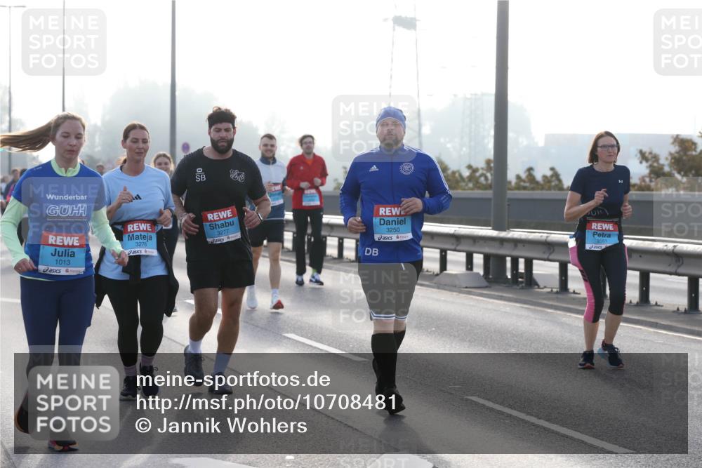 03.10.2026 - Köhlbrandbrückenlauf Jannik Wohlers http://msf.ph/oto/10708481 03.10.2026 09:28:54 Position 3 1013, 3276, 3277, 3250, 3561 meine-sportfotos.de