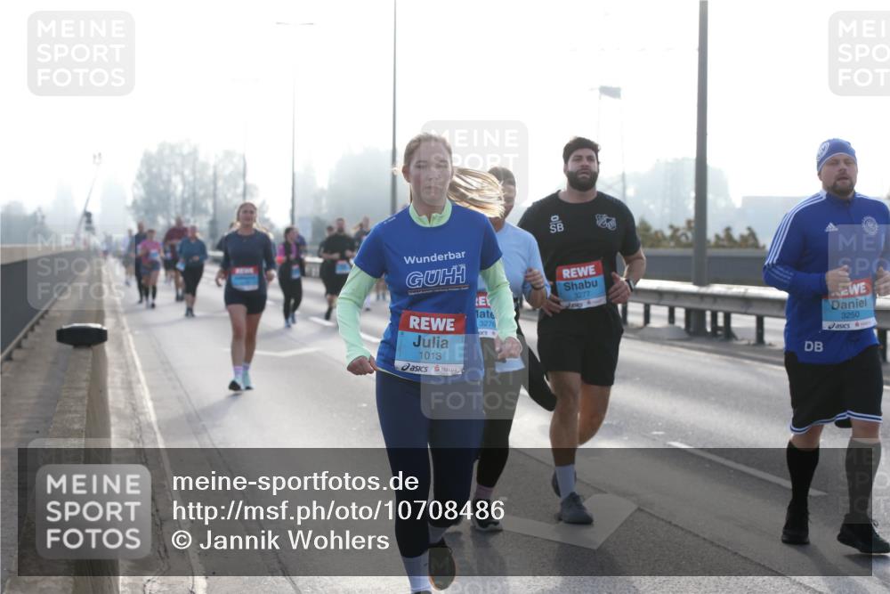 03.10.2026 - Köhlbrandbrückenlauf Jannik Wohlers http://msf.ph/oto/10708486 03.10.2026 09:28:56 Position 3 1013, 3277, 3276, 3250 meine-sportfotos.de