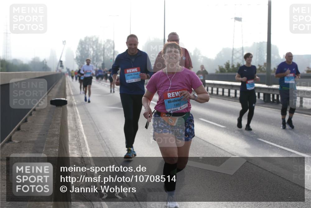 03.10.2026 - Köhlbrandbrückenlauf Jannik Wohlers http://msf.ph/oto/10708514 03.10.2026 09:29:13 Position 3 2585, 1852 meine-sportfotos.de