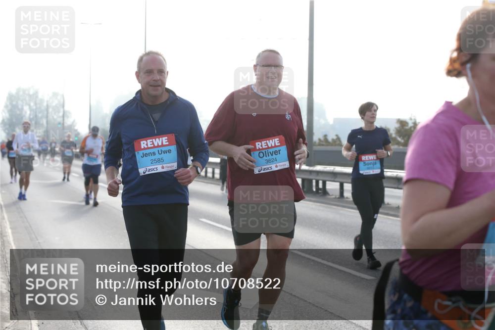 03.10.2026 - Köhlbrandbrückenlauf Jannik Wohlers http://msf.ph/oto/10708522 03.10.2026 09:29:14 Position 3 2585, 3624 meine-sportfotos.de