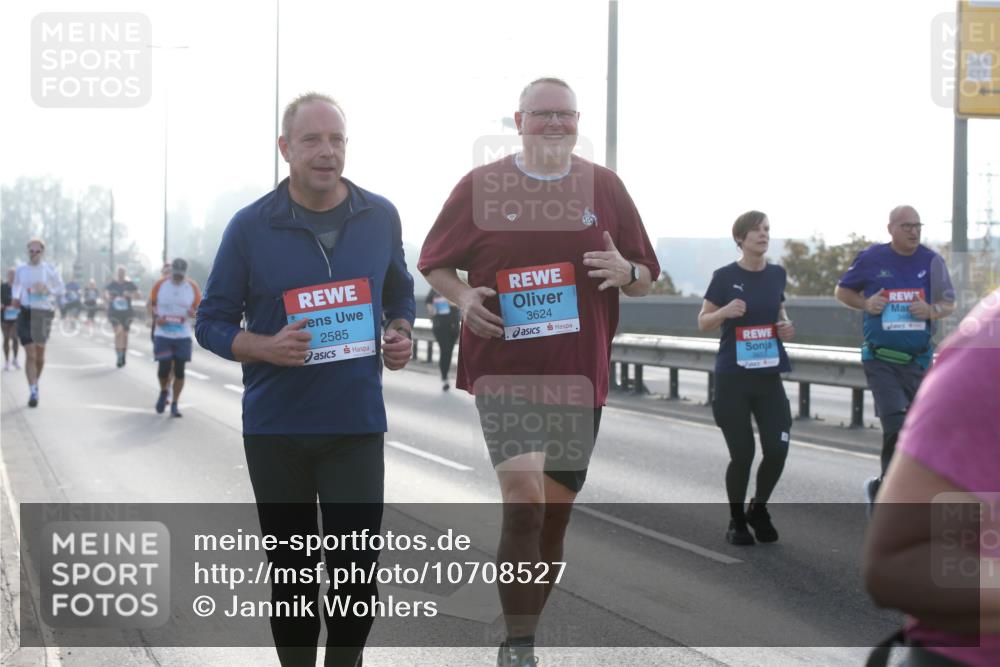 03.10.2026 - Köhlbrandbrückenlauf Jannik Wohlers http://msf.ph/oto/10708527 03.10.2026 09:29:15 Position 3 2585, 3624 meine-sportfotos.de
