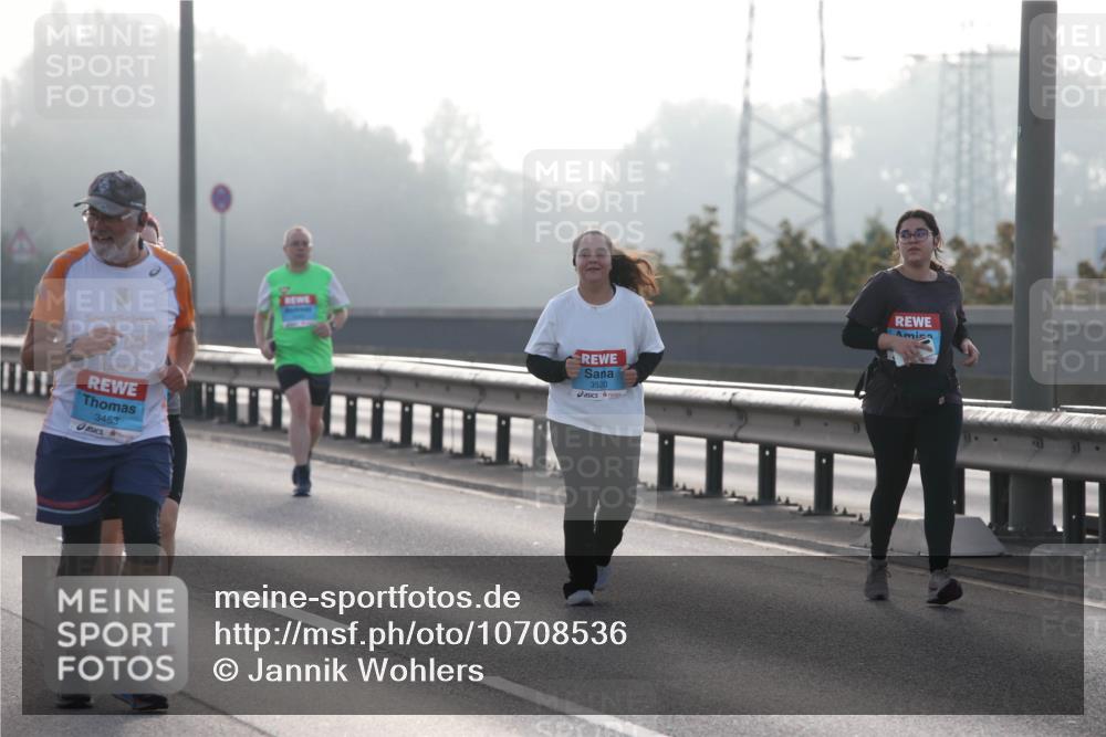 03.10.2026 - Köhlbrandbrückenlauf Jannik Wohlers http://msf.ph/oto/10708536 03.10.2026 09:29:17 Position 3 3453, 3520 meine-sportfotos.de