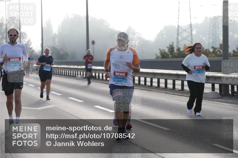 03.10.2026 - Köhlbrandbrückenlauf Jannik Wohlers http://msf.ph/oto/10708542 03.10.2026 09:29:19 Position 3 3497, 3453, 3520 meine-sportfotos.de
