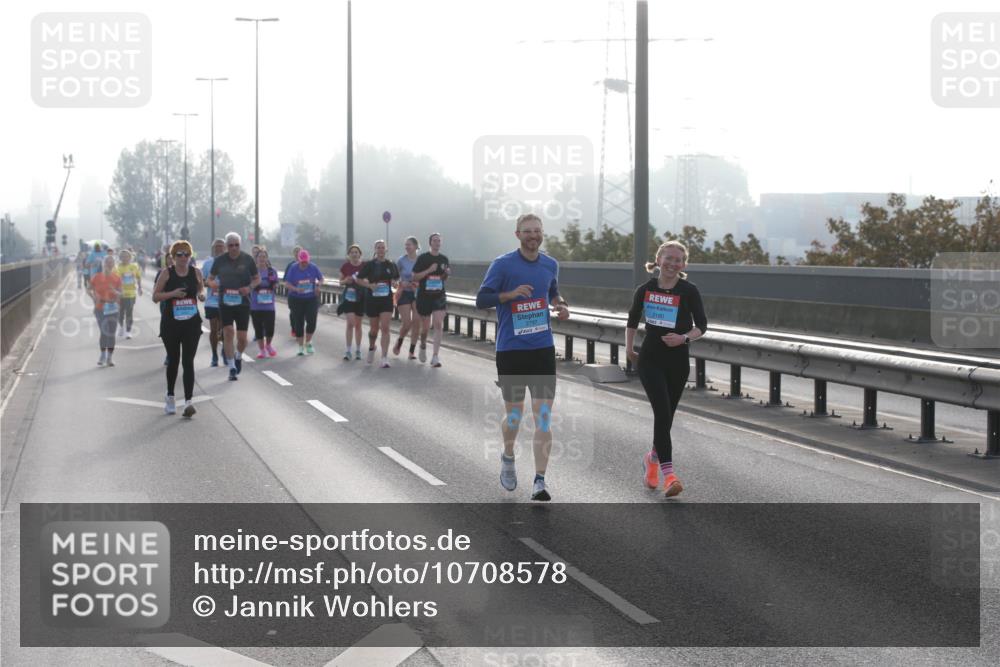 03.10.2026 - Köhlbrandbrückenlauf Jannik Wohlers http://msf.ph/oto/10708578 03.10.2026 09:29:43 Position 3 2797, 3180 meine-sportfotos.de