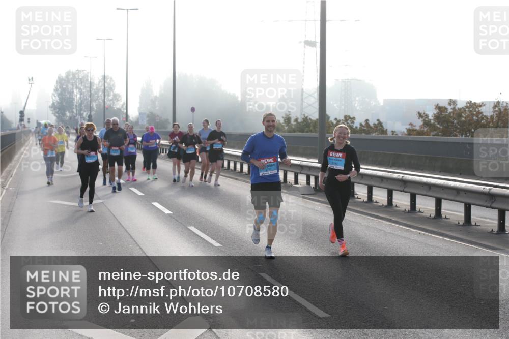 03.10.2026 - Köhlbrandbrückenlauf Jannik Wohlers http://msf.ph/oto/10708580 03.10.2026 09:29:43 Position 3 2797, 3180 meine-sportfotos.de