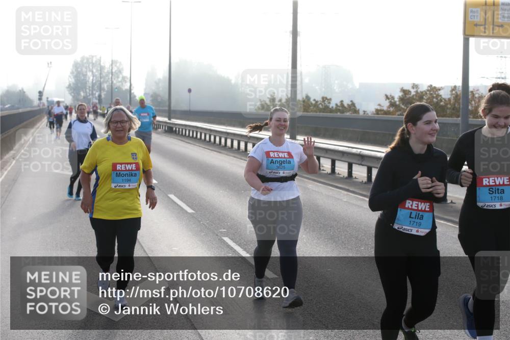 03.10.2026 - Köhlbrandbrückenlauf Jannik Wohlers http://msf.ph/oto/10708620 03.10.2026 09:29:59 Position 3 1194, 3625, 1719, 1718 meine-sportfotos.de