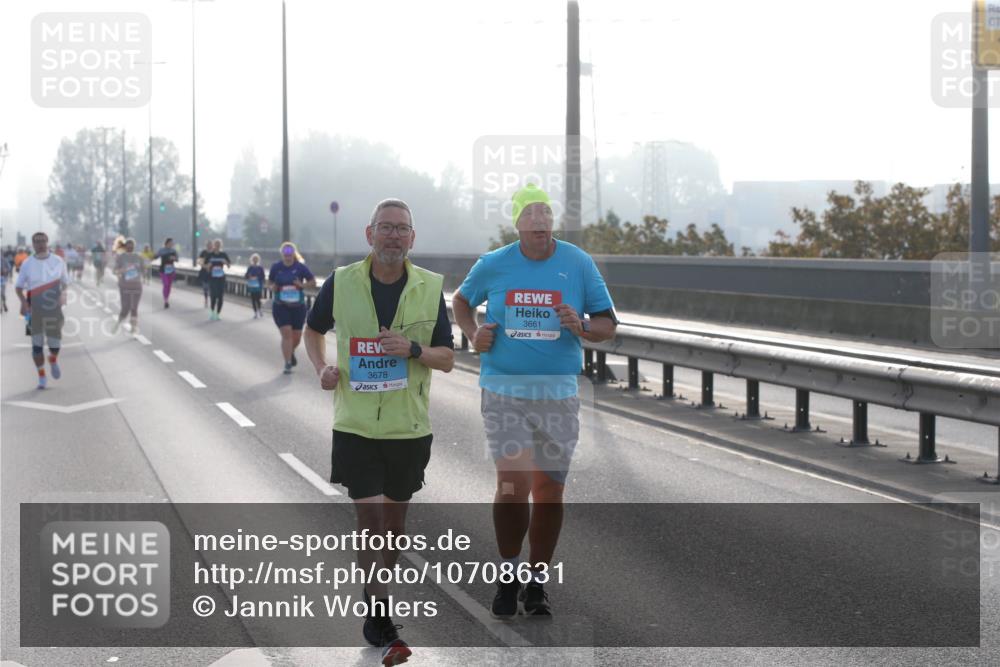 03.10.2026 - Köhlbrandbrückenlauf Jannik Wohlers http://msf.ph/oto/10708631 03.10.2026 09:30:07 Position 3 3678, 3661 meine-sportfotos.de