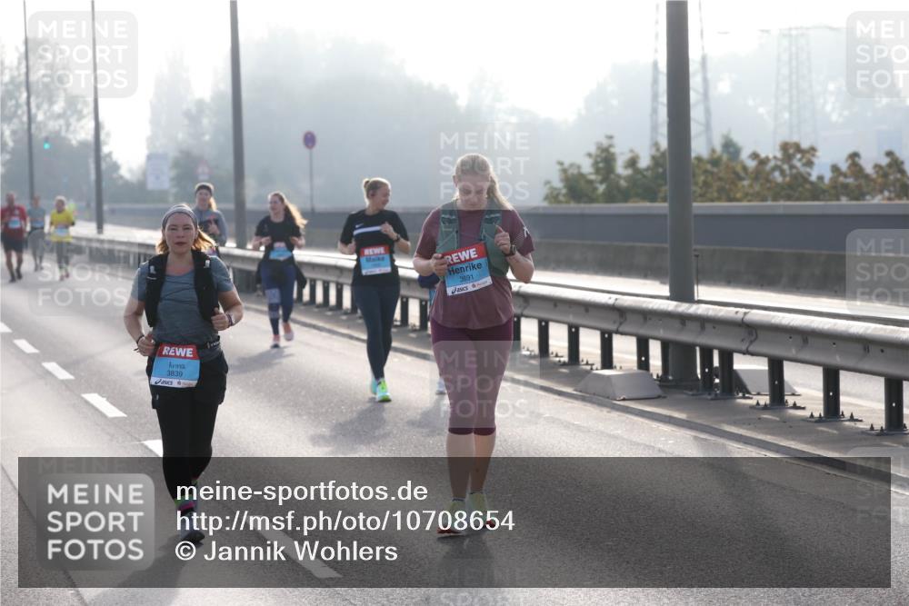 03.10.2026 - Köhlbrandbrückenlauf Jannik Wohlers http://msf.ph/oto/10708654 03.10.2026 09:30:18 Position 3 3839, 3691 meine-sportfotos.de