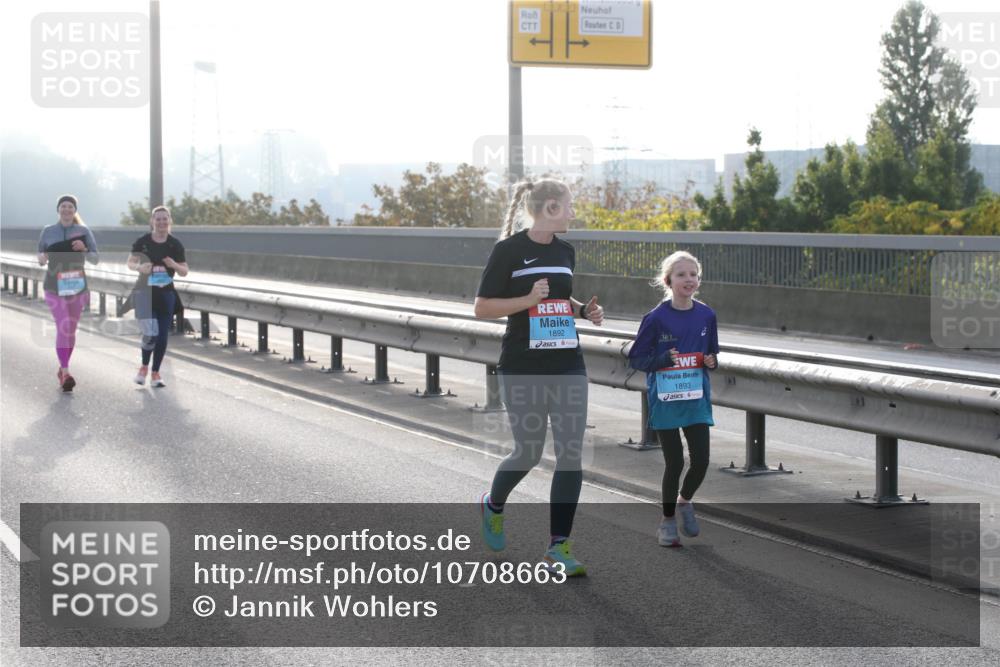 03.10.2026 - Köhlbrandbrückenlauf Jannik Wohlers http://msf.ph/oto/10708663 03.10.2026 09:30:27 Position 3 1892, 1893 meine-sportfotos.de