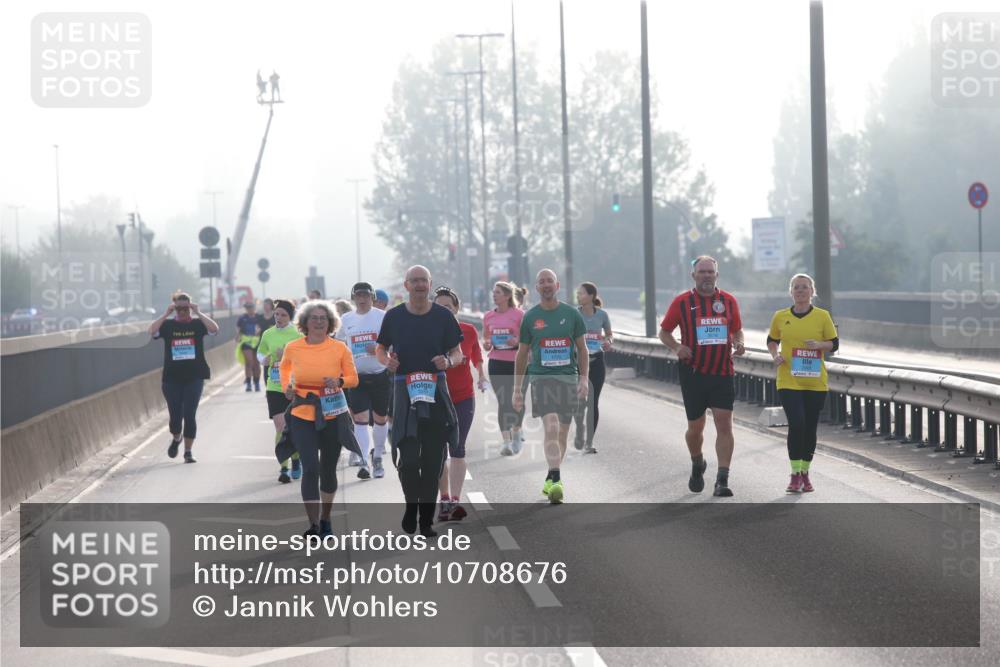 03.10.2026 - Köhlbrandbrückenlauf Jannik Wohlers http://msf.ph/oto/10708676 03.10.2026 09:30:33 Position 3  meine-sportfotos.de