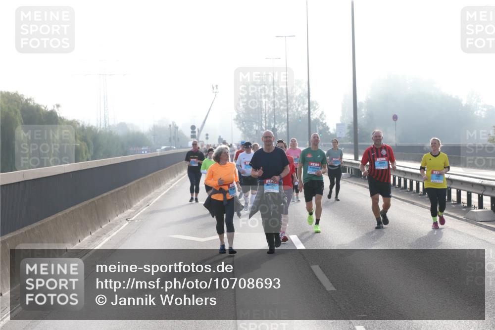 03.10.2026 - Köhlbrandbrückenlauf Jannik Wohlers http://msf.ph/oto/10708693 03.10.2026 09:30:40 Position 3  meine-sportfotos.de