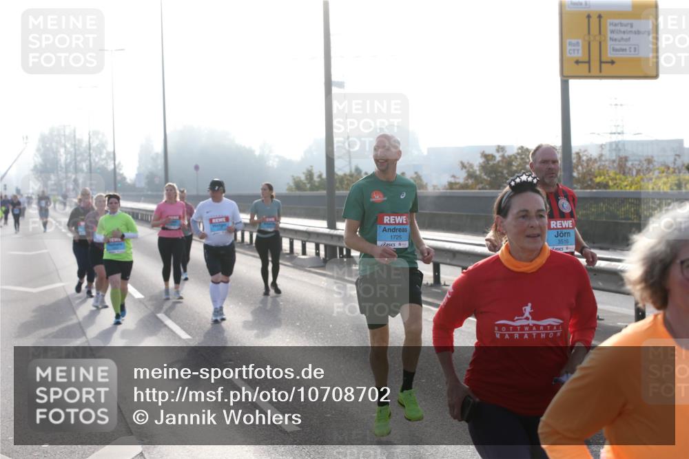 03.10.2026 - Köhlbrandbrückenlauf Jannik Wohlers http://msf.ph/oto/10708702 03.10.2026 09:30:48 Position 3 1725, 3516 meine-sportfotos.de