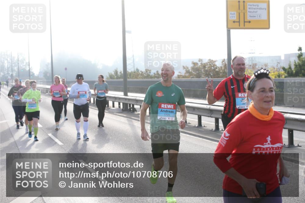 03.10.2026 - Köhlbrandbrückenlauf Jannik Wohlers http://msf.ph/oto/10708706 03.10.2026 09:30:49 Position 3 1725, 3510 meine-sportfotos.de