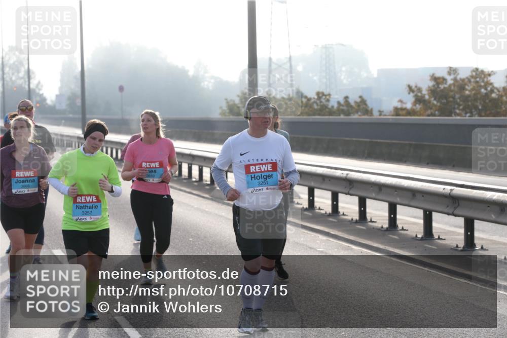03.10.2026 - Köhlbrandbrückenlauf Jannik Wohlers http://msf.ph/oto/10708715 03.10.2026 09:30:51 Position 3 3665, 3252, 3610, 3251 meine-sportfotos.de