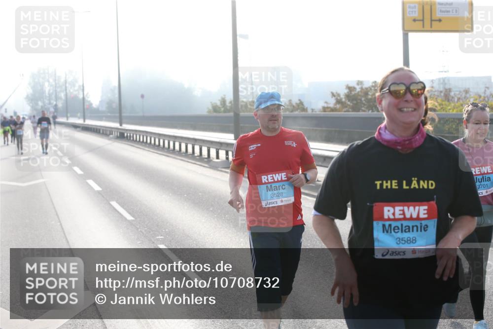 03.10.2026 - Köhlbrandbrückenlauf Jannik Wohlers http://msf.ph/oto/10708732 03.10.2026 09:30:57 Position 3 3528, 3588, 3701 meine-sportfotos.de