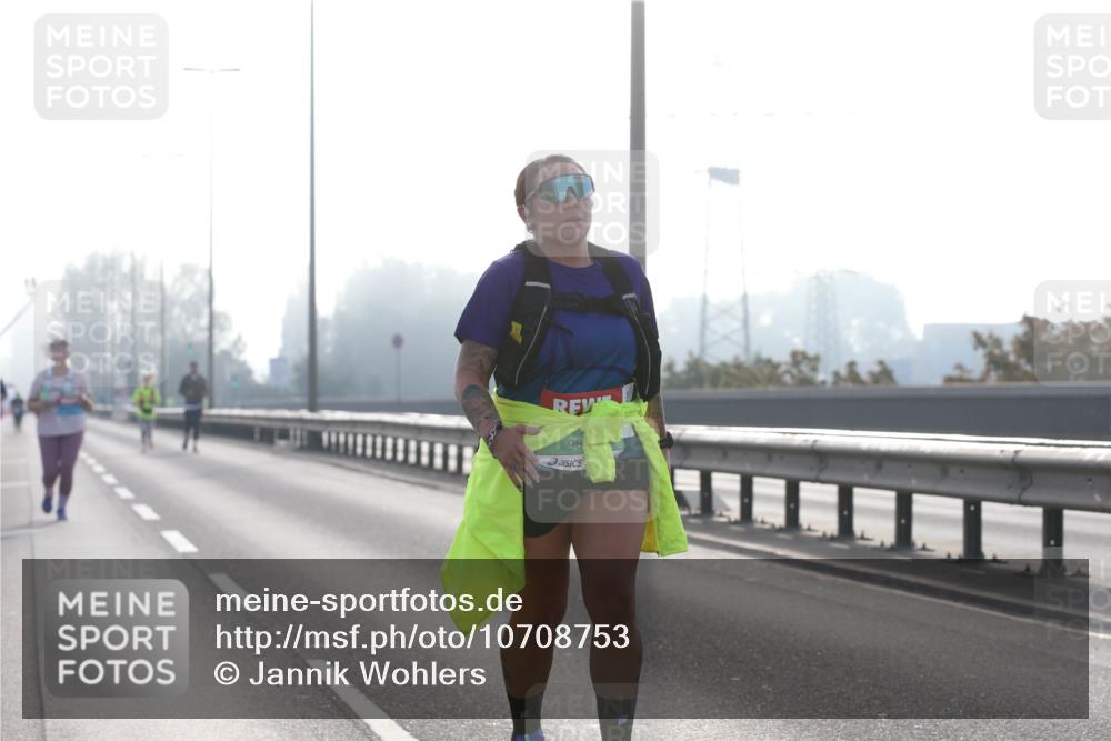 03.10.2026 - Köhlbrandbrückenlauf Jannik Wohlers http://msf.ph/oto/10708753 03.10.2026 09:31:18 Position 3 717, 96 meine-sportfotos.de