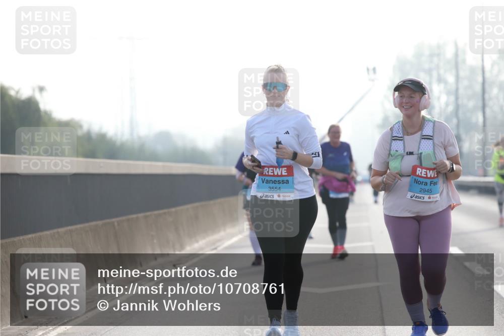 03.10.2026 - Köhlbrandbrückenlauf Jannik Wohlers http://msf.ph/oto/10708761 03.10.2026 09:31:24 Position 3 3554, 2945 meine-sportfotos.de