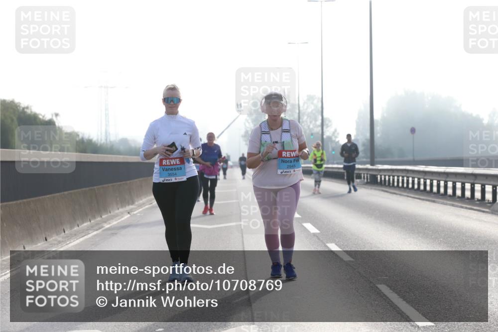 03.10.2026 - Köhlbrandbrückenlauf Jannik Wohlers http://msf.ph/oto/10708769 03.10.2026 09:31:26 Position 3 3554, 2945 meine-sportfotos.de