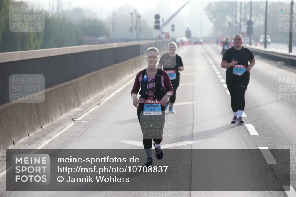03.10.2026 - Köhlbrandbrückenlauf Jannik Wohlers http://msf.ph/oto/10708837 03.10.2026 09:32:02 Position 3 1975 meine-sportfotos.de